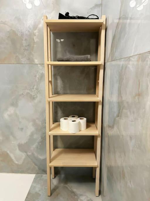 Historical Center, Large 2 Bedroom Apartment, Bright & Stylish Lissabon