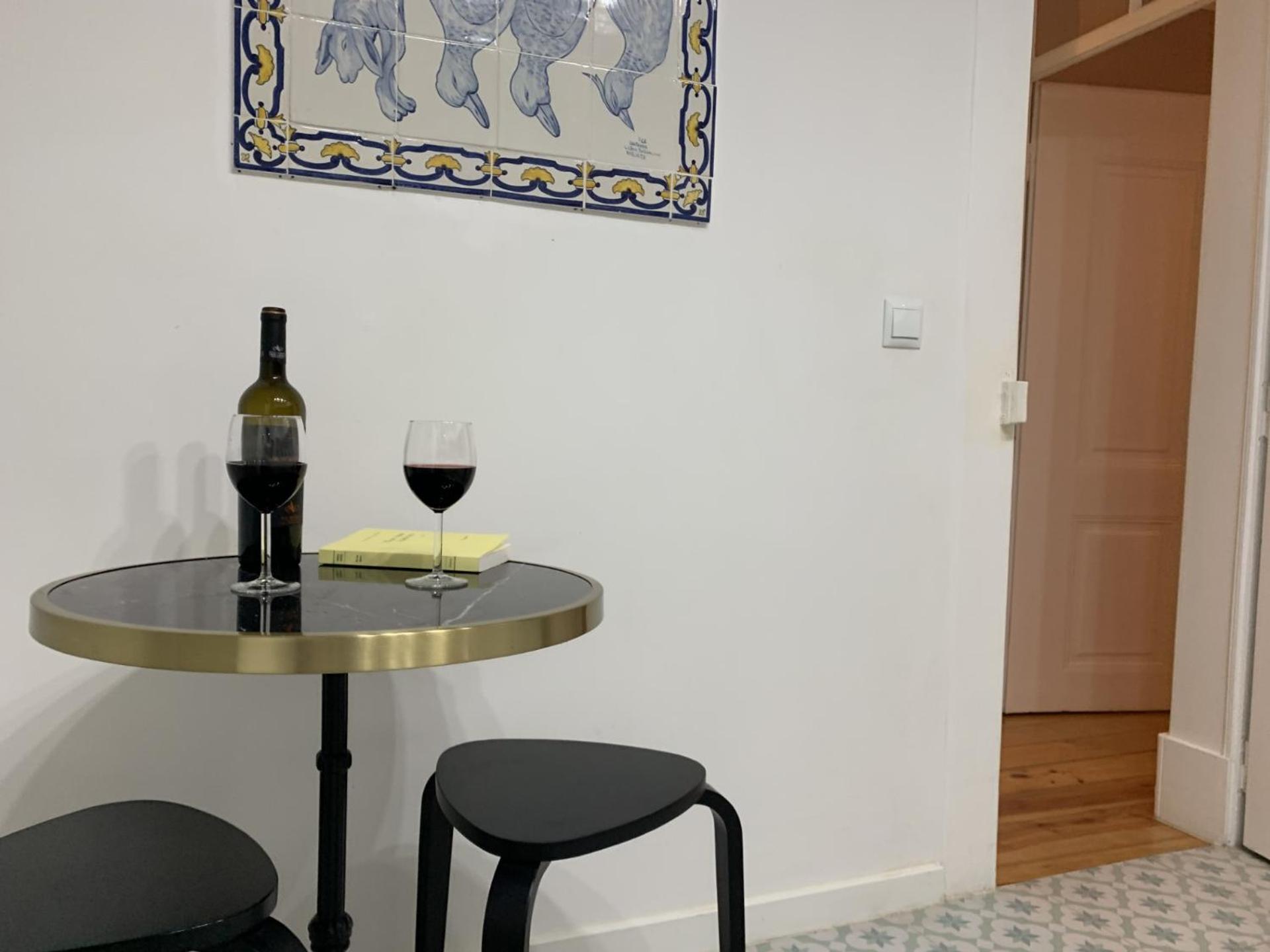 Historical Center, Large 2 Bedroom Apartment, Bright & Stylish Appartement *